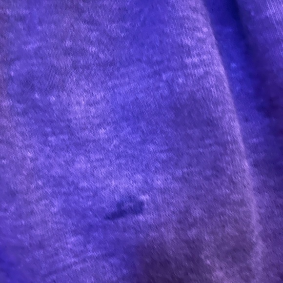 Size medium small bad spot not noticable - Picture 7 of 8